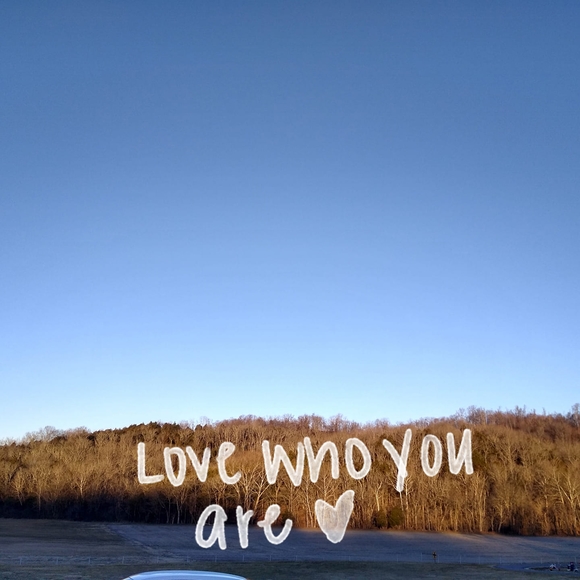 Profile Picture of Kim Hopkins darnell (@kimddarnell) on Poshmark