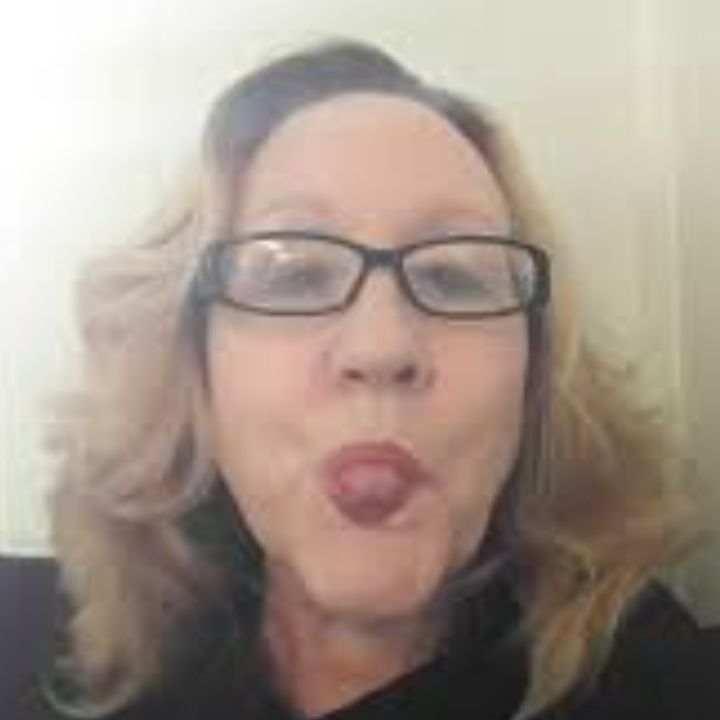 Profile Picture of Deborah Warren (@deborahthewarren) on Tiktok