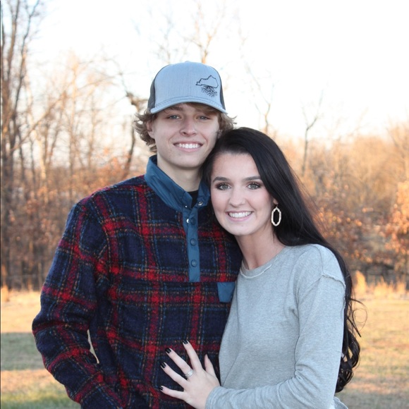 Profile Picture of Campbell Knoth (@campbellknoth) on Poshmark