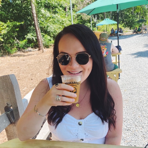 Profile Picture of Emily Messier (@emily_messier) on Poshmark