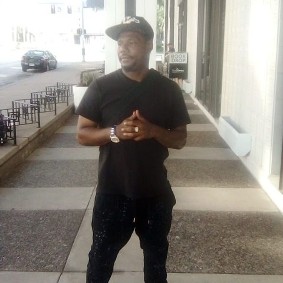 Profile Picture of Dave Jones (@dj7573612) on Poshmark