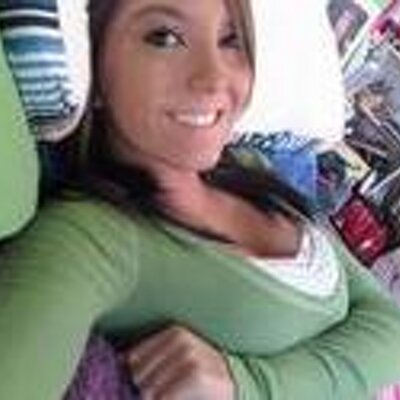 Profile Picture of Lorena Taylor (@bonbonados90643) on Twitter