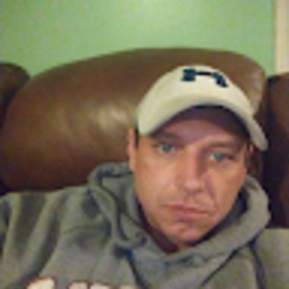 Profile Picture of Edwin Zeppa (@zeppaedwin3) on Poshmark
