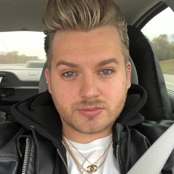 Profile Picture of Richard Morrissey (@rwillymo) on Poshmark