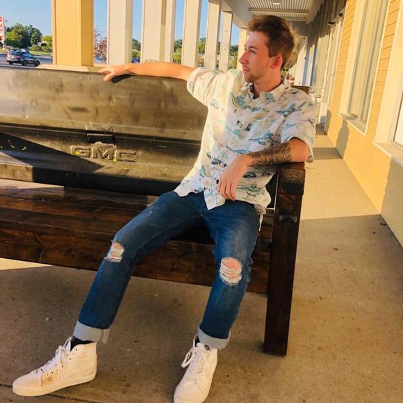 Profile Picture of David Roberts (@davidroberts870) on Poshmark