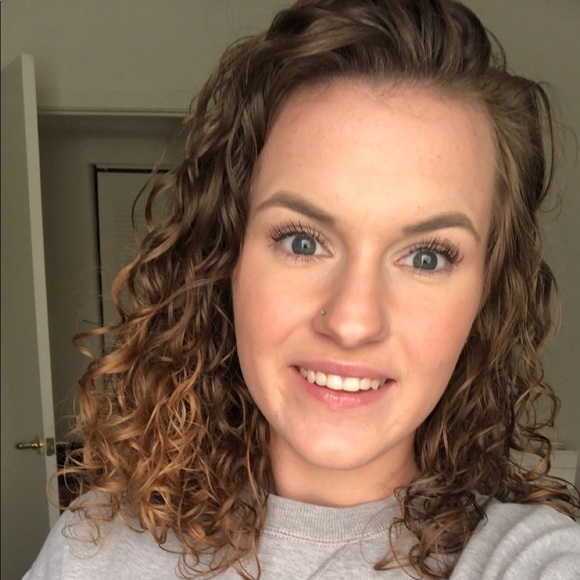 Profile Picture of Emily Kishbaugh (@emilykishbaugh) on Poshmark