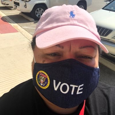 Profile Picture of TeresaRamos  🇺🇸 ❄️ 🖖 (@chachramos) on Twitter