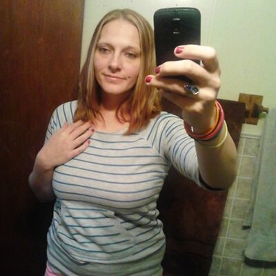 Profile Picture of Lori Boyer (@boyer22584) on Twitter