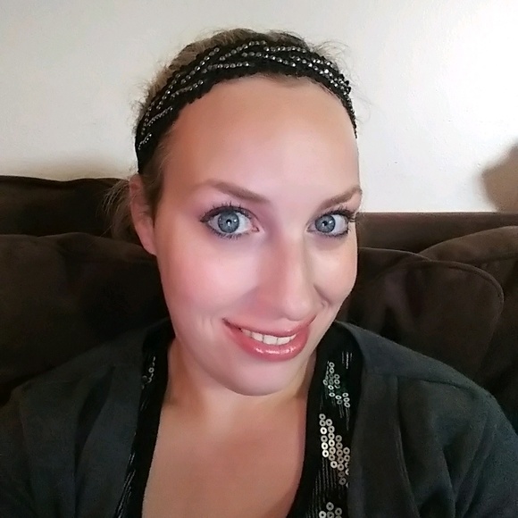 Profile Picture of Ashley Witthoeft (@ashley_lynn_83) on Poshmark