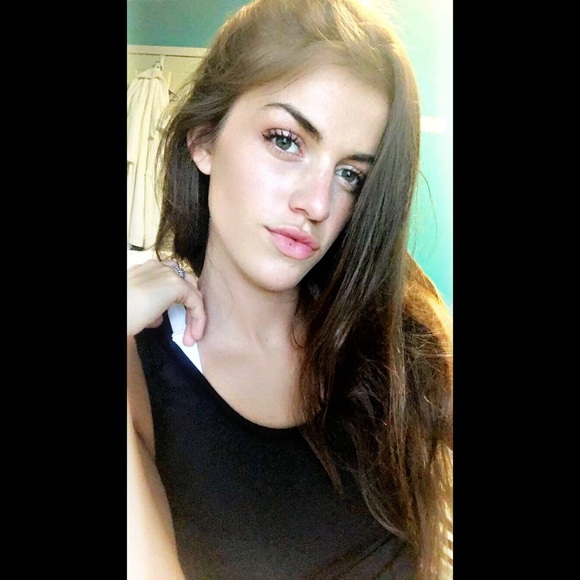 Profile Picture of Clare Frederick (@cfrederick99) on Poshmark