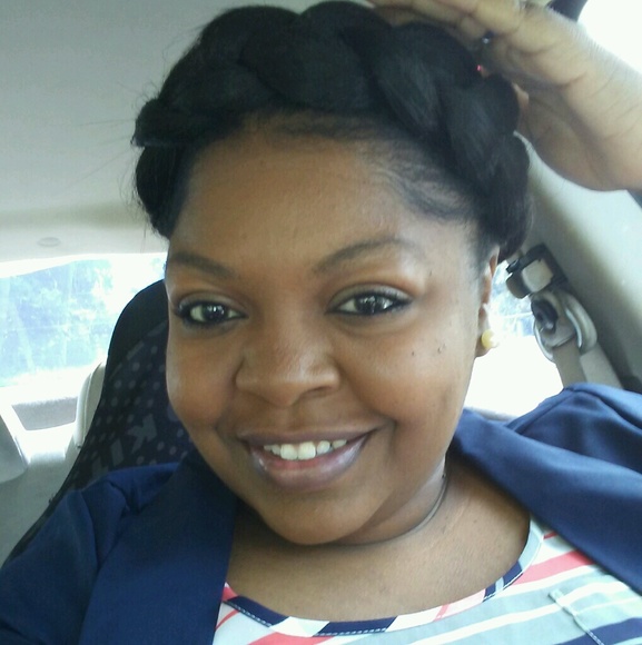 Profile Picture of Dominique Humphries (@djhump) on Poshmark