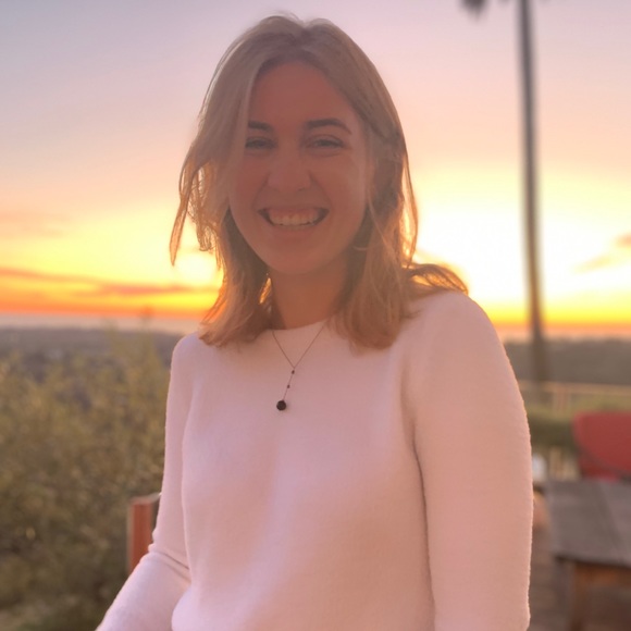 Profile Picture of Kendall Reeder (@kendallreeder) on Poshmark