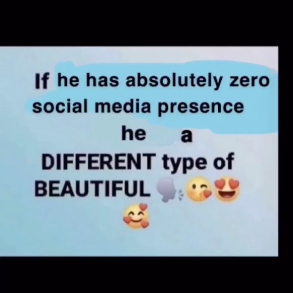 Profile Picture of Alice Lee (@alicelee339) on Poshmark