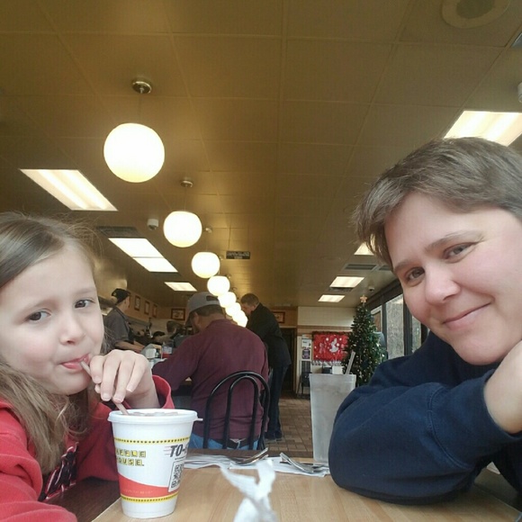 Profile Picture of Crystal Rimert (@crystalrimert) on Poshmark