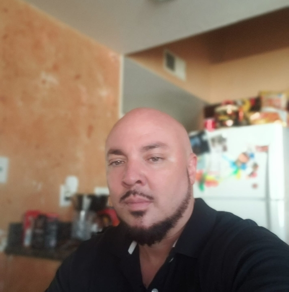 Profile Picture of Chris Heck (@chrisheck360) on Poshmark