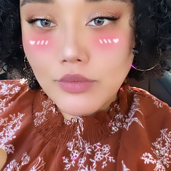 Profile Picture of Lace Soriano (@sorianolacey) on Poshmark