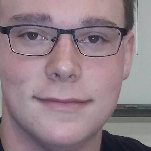Profile Picture of Dustin Fowler (@dfowler1999) on Poshmark