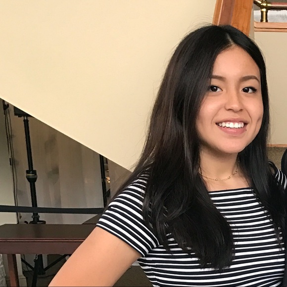 Profile Picture of Alexandra Layten (@lexlay) on Poshmark