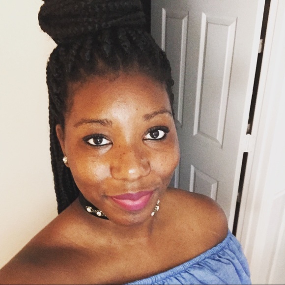 Profile Picture of Jasmine Addison (@jazzy_add) on Poshmark