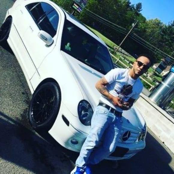 Profile Picture of Jose Alves (@josealves122284) on Poshmark