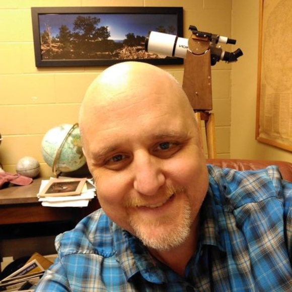 Profile Picture of Jason Heaton (@jasonheaton) on Poshmark