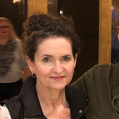 Profile Picture of Ellen Bartlett (@knittygalore) on Twitter