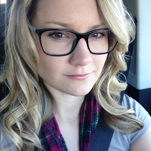 Profile Picture of Bryanne Surface (@bsurface) on Poshmark