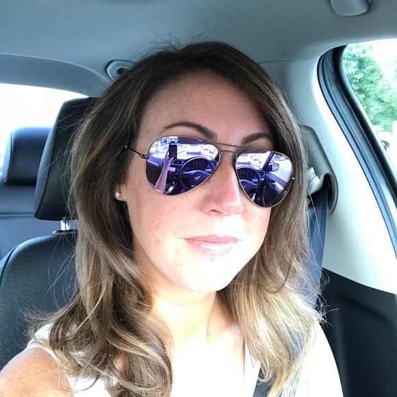 Profile Picture of Rebecca Mcsheffrey (@rebecca61184) on Poshmark