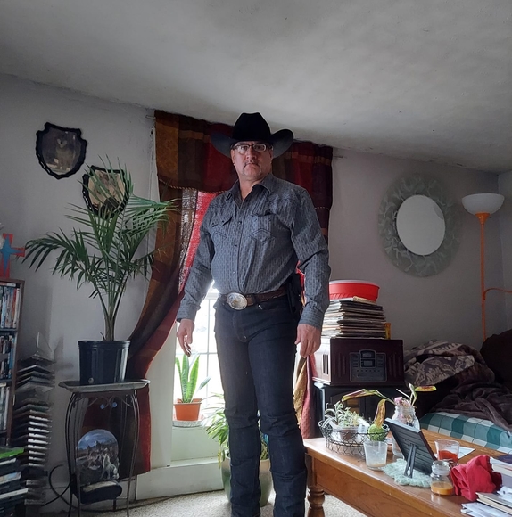 Scott York - Poshmark Profile Picture of Scott York (@scottyork52) on Poshmark