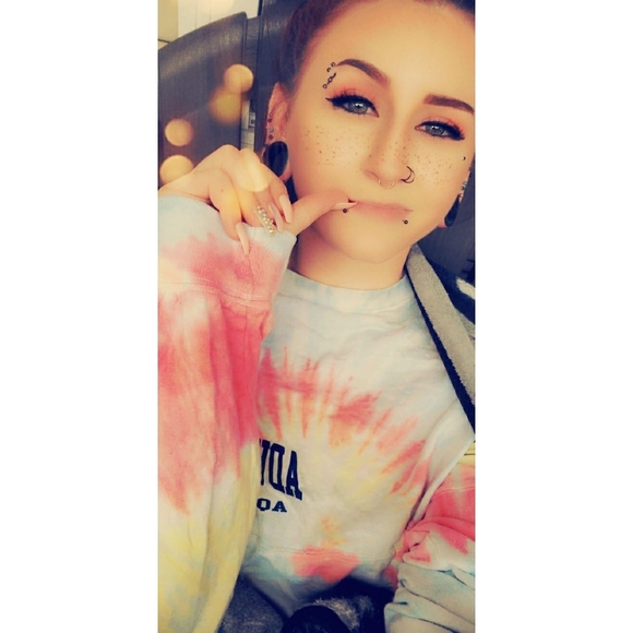 Profile Picture of Michaela Schukraft (@twilight6616) on Poshmark