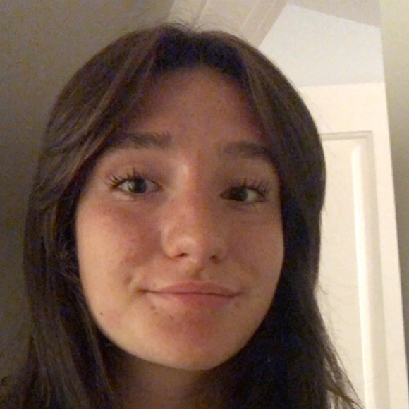 Profile Picture of Natalie Faoro (@nataliefaoro) on Poshmark