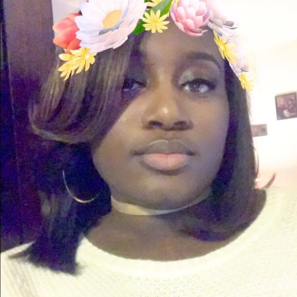 Profile Picture of Harmony Thompson (@hthompson19) on Poshmark