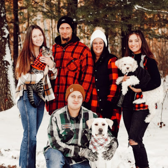 Profile Picture of Madison Chenal (@chenamad) on Poshmark