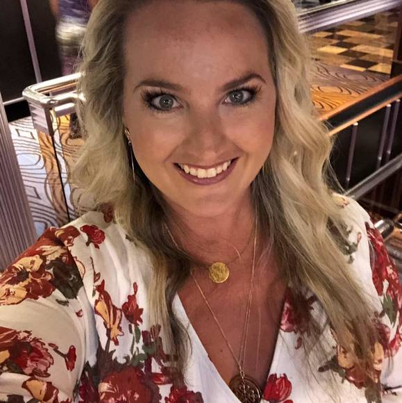 Profile Picture of Heather Mcdermott (@heathermcdermot) on Poshmark