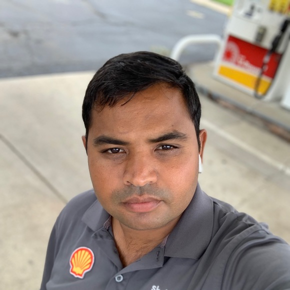 Profile Picture of Ashwani Kumar (@ashwanikumar669) on Poshmark