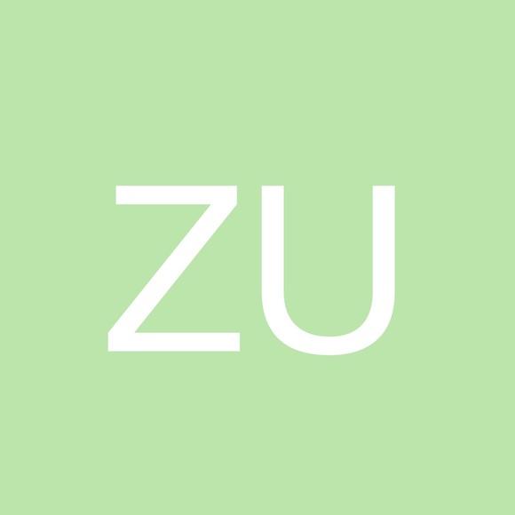 Profile Picture of Zoe Ullman (@zoeullman) on Poshmark