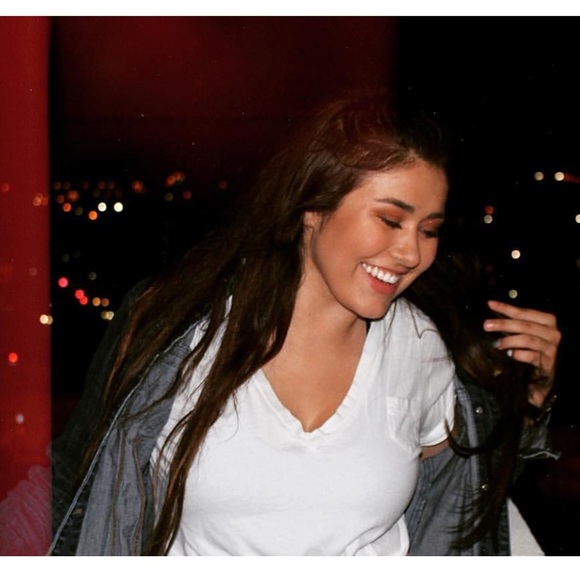 Profile Picture of Brianna Harshaw (@briannaharshaw1) on Poshmark