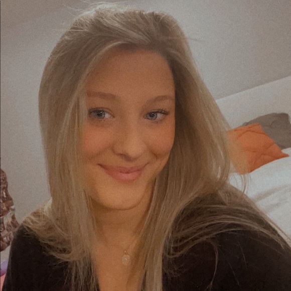 Profile Picture of Kyleigh Merta (@kyleighmerta) on Poshmark