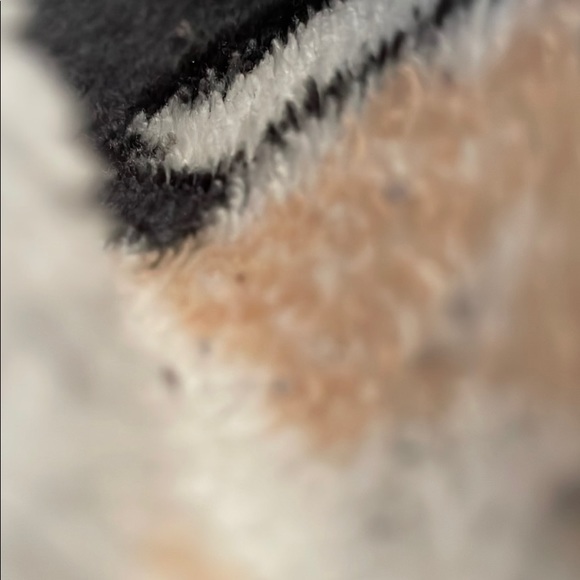 Profile Picture of Name Name (@asiacrumb) on Poshmark