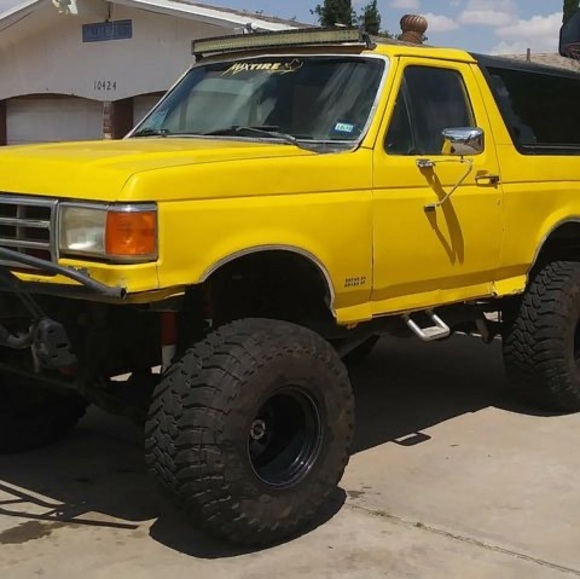 Profile Picture of David Lopez (@davidlopez939) on Poshmark