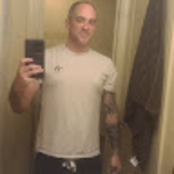 Profile Picture of Matthew Delafield (@bemyimposter) on Poshmark