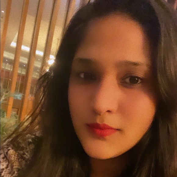Profile Picture of Shweta Bagadia (@shwetamirza1) on Poshmark
