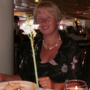 Profile Picture of Lea Jones (@shopabit24) on Myspace