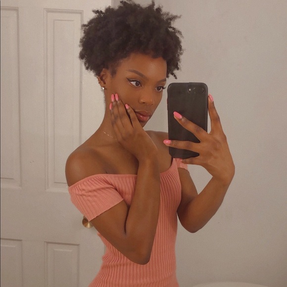 Profile Picture of Tyra Maughmer (@pinkproof) on Poshmark