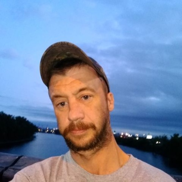 Profile Picture of Mike Keyes (@mikekeyes491) on Poshmark