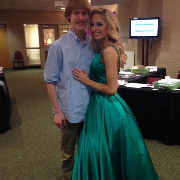 Profile Picture of Kristan Troike (@kristantroikeee) on Poshmark