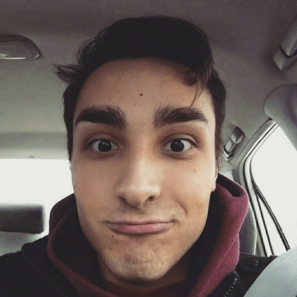 Profile Picture of Michael English (@mwenglish) on Poshmark