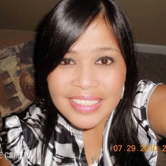 Profile Picture of Cristina Fontenot (@mabuhay87) on Poshmark