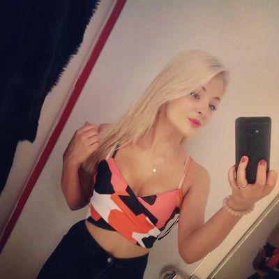 Profile Picture of Alice Reid (@alicereidxo) on Twitter