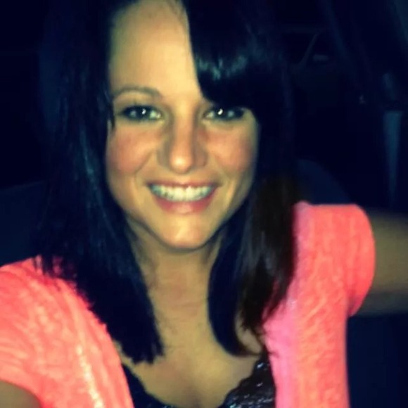 Profile Picture of Eileen Luebbers (@eileenluebbers) on Poshmark